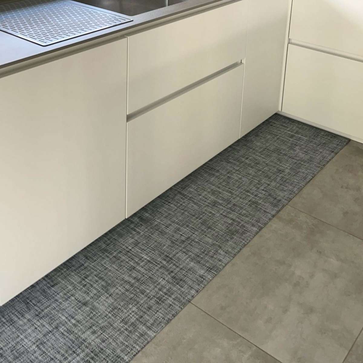 Immagine del prodotto Tappeto Cucina a metro Black and White in Pvc H 50 cm - scegli tu la misura | Pietro Zanetti Home