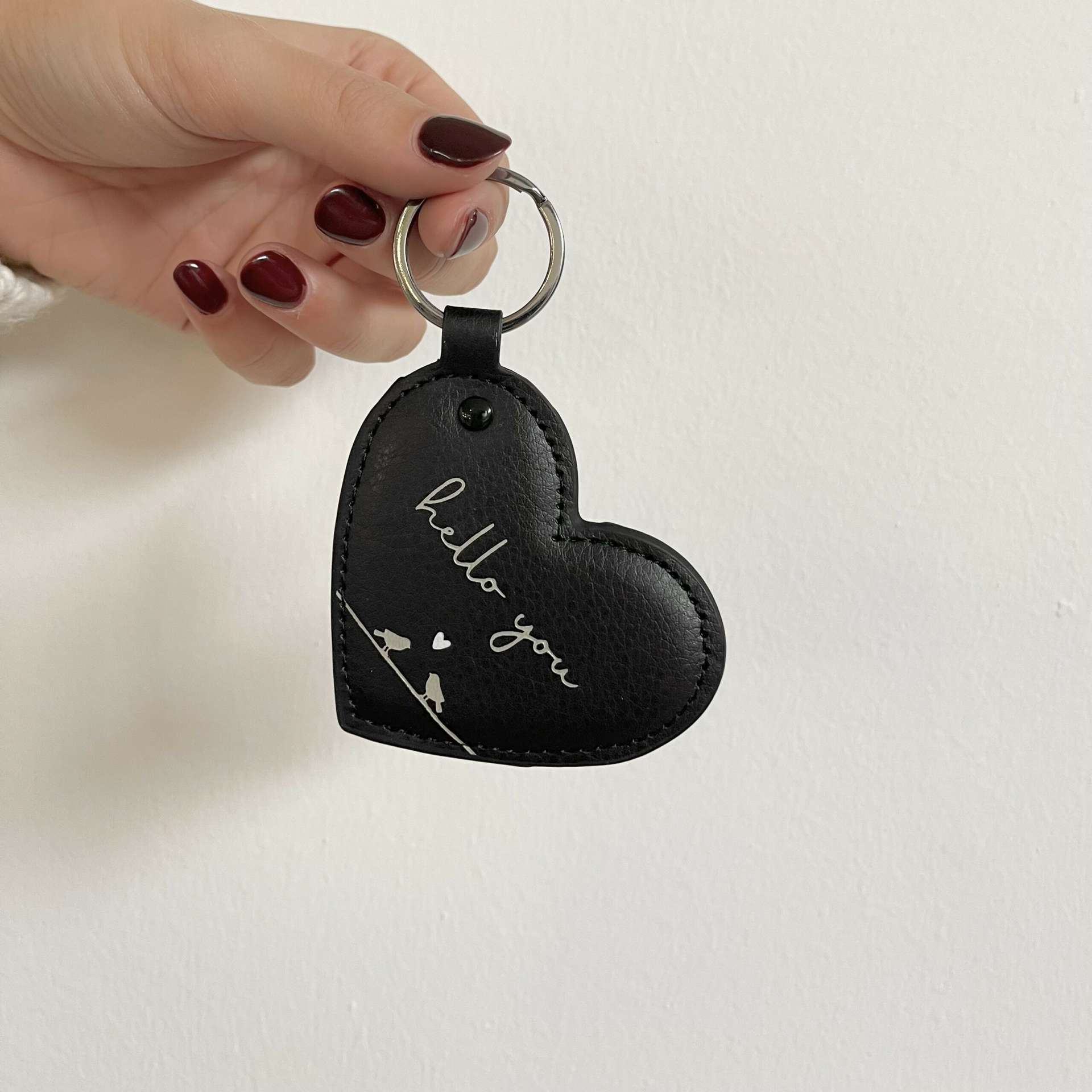 Immagine principale di Portachiavi Hello You a forma di Cuore (2 colori) | Bastion Collections