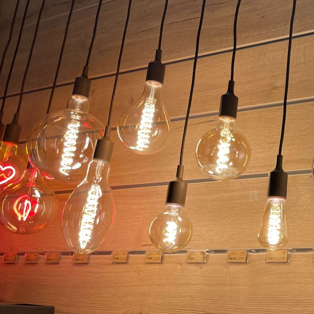Immagine del prodotto Lampadina Edison Led Pera h24 cm | EDG Enzo De Gasperi