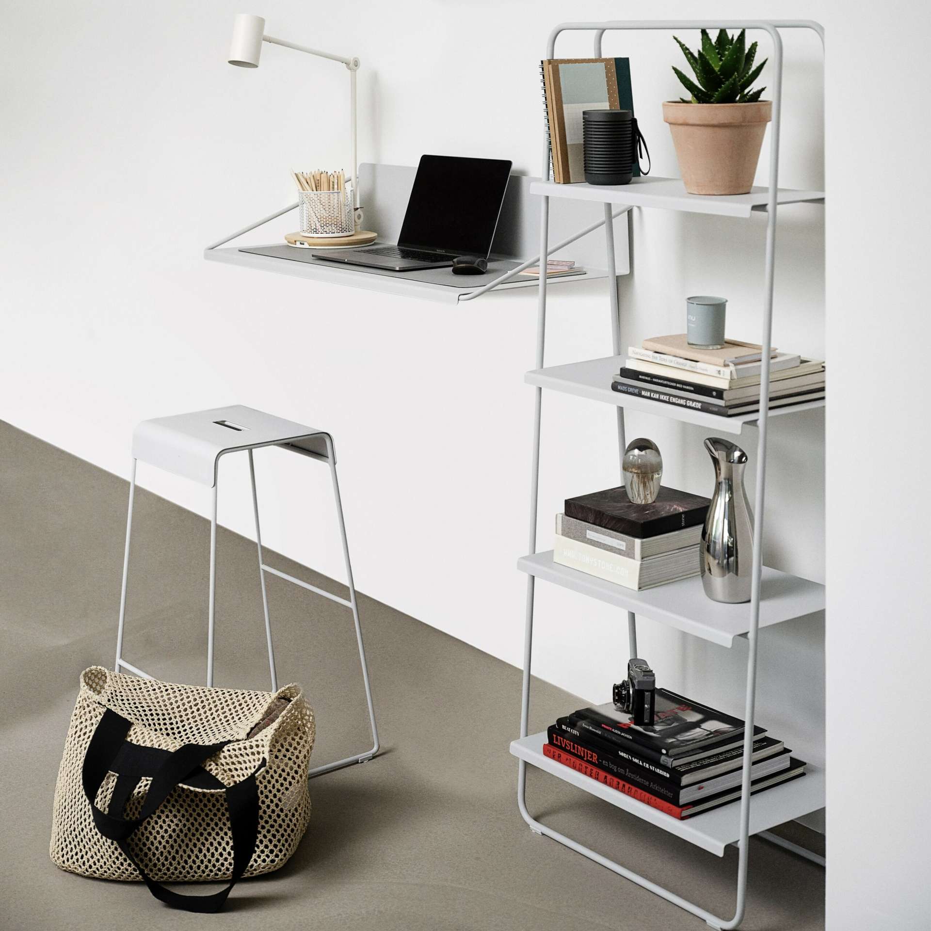 Immagine principale di Scaffale A-Bookshelf Soft Grey in Metallo | Zone Denmark