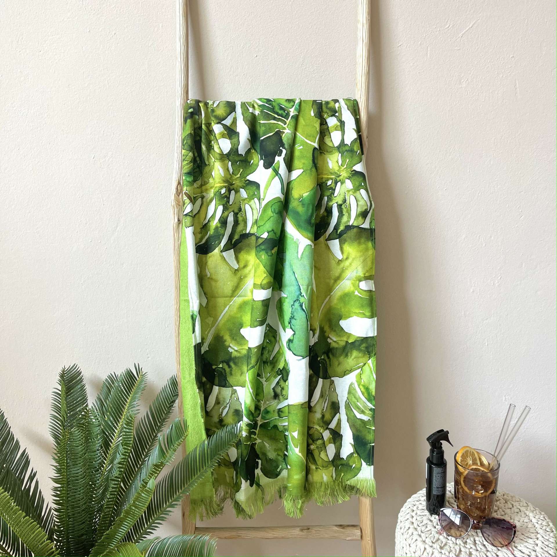 Immagine principale di Telo Mare Tropici con Frange 90x170cm in 100% Cotone | Daunex