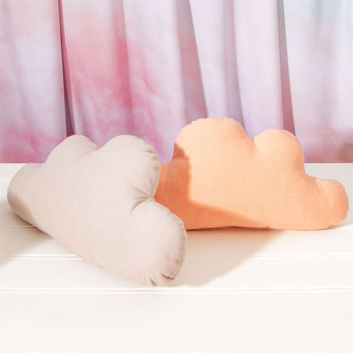 Immagine principale di Cuscino a forma di Nuvola Rosa in Cotone | Sass & Belle