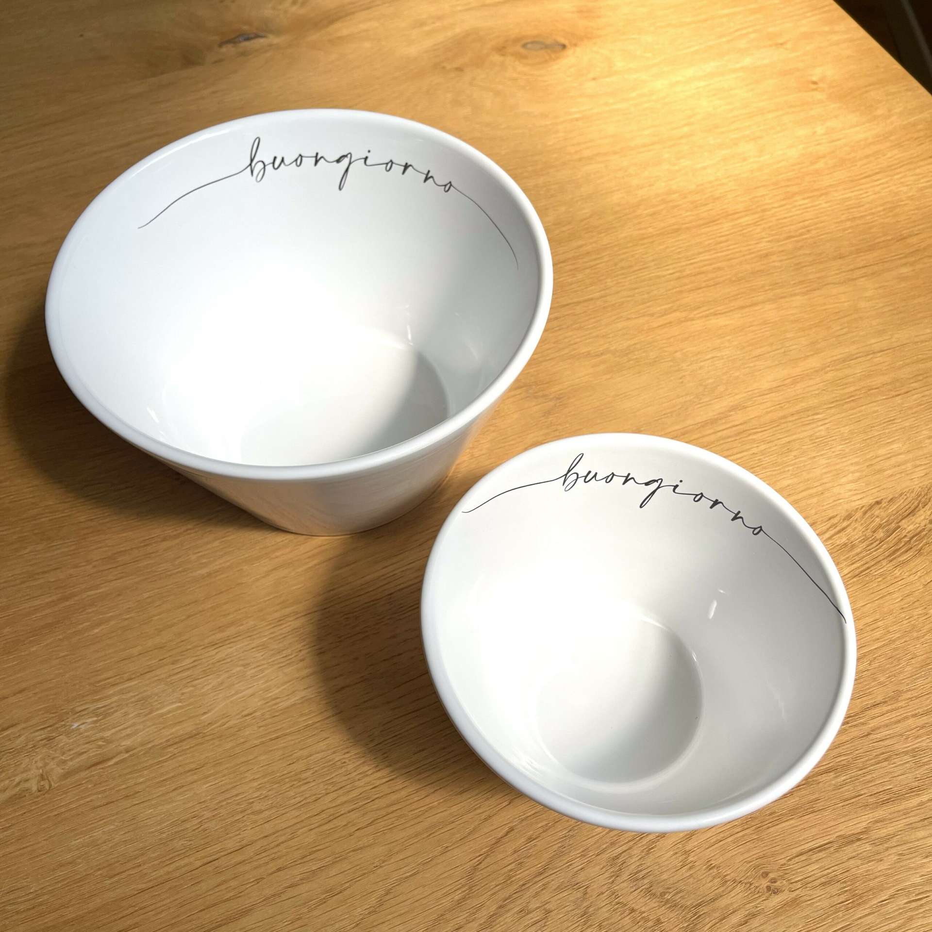 Immagine principale di Insalatiera Cono con scritta Buongiorno linea calligrafa (2 misure) | Fiorditerra
