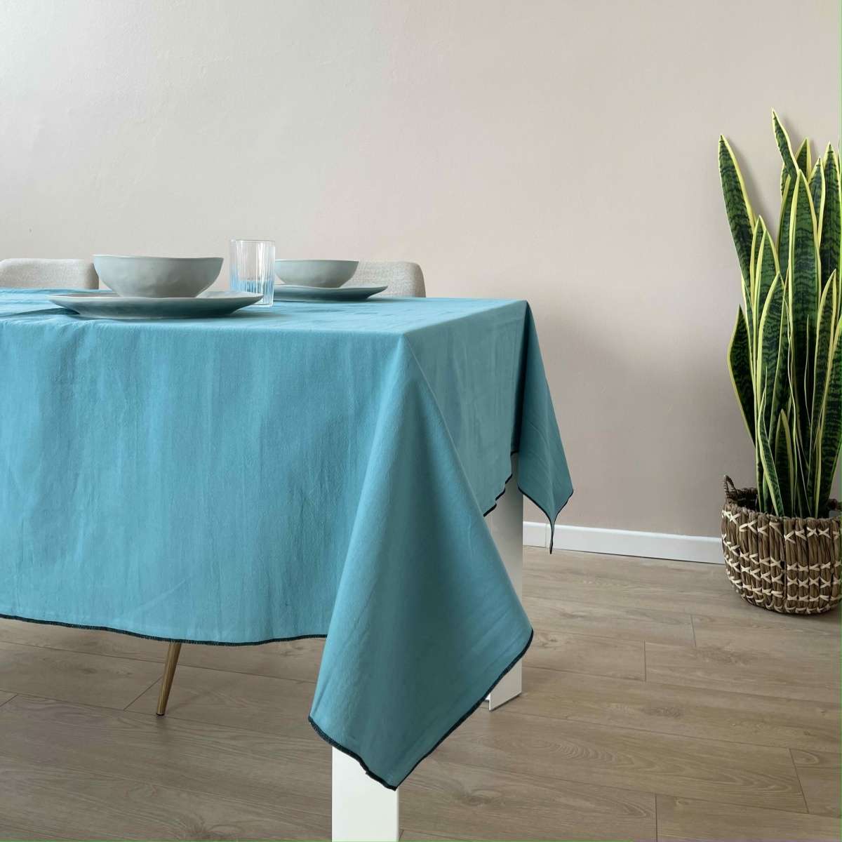 Immagine del prodotto Tovaglia Quadrata Tinta Unita Corino in Cotone No Stiro con Bordino nero | Côté Table