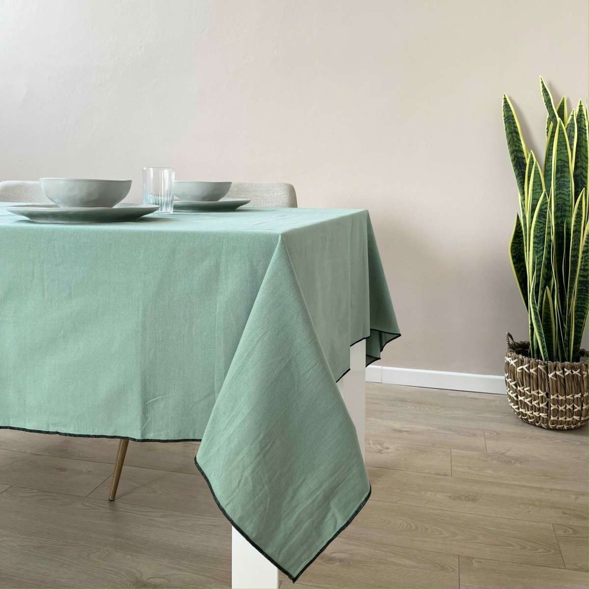 Immagine del prodotto Tovaglia Quadrata Tinta Unita Corino in Cotone No Stiro con Bordino nero | Côté Table