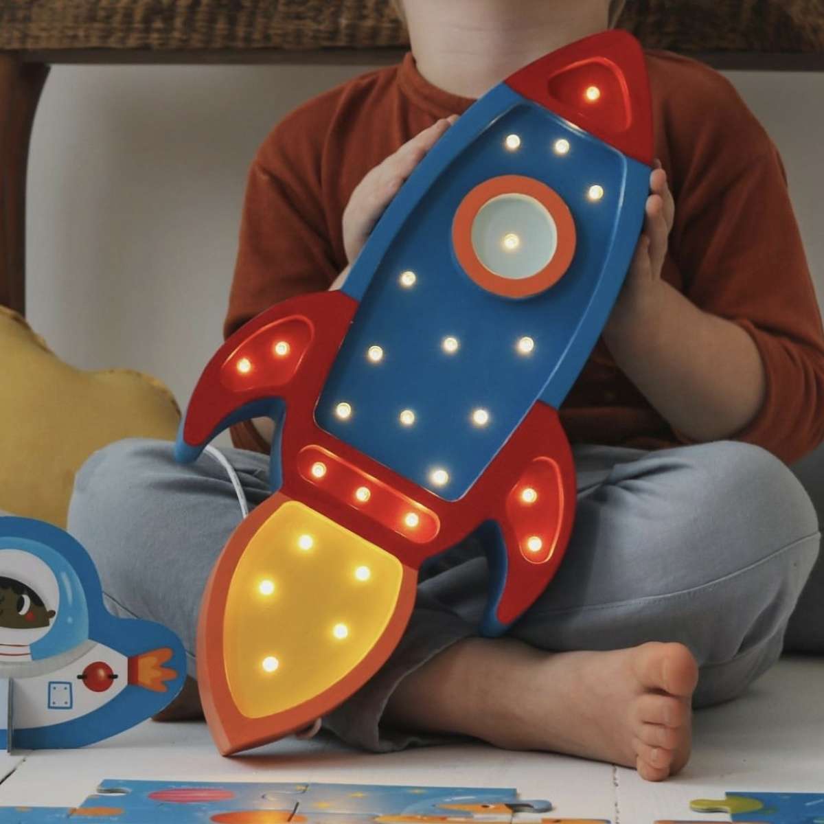 Immagine del prodotto Lampada in Legno Space Rocket Navy/Red | Little Lights