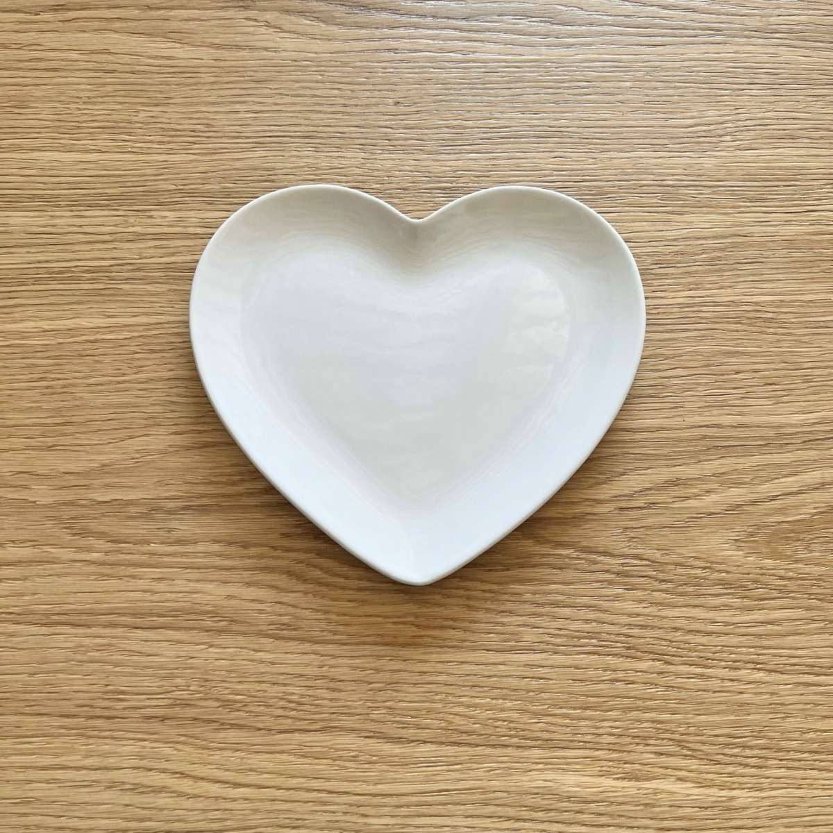 Immagine del prodotto Piatti Sfusi a forma di Cuore in Ceramica Bianca | Nuvole di Stoffa