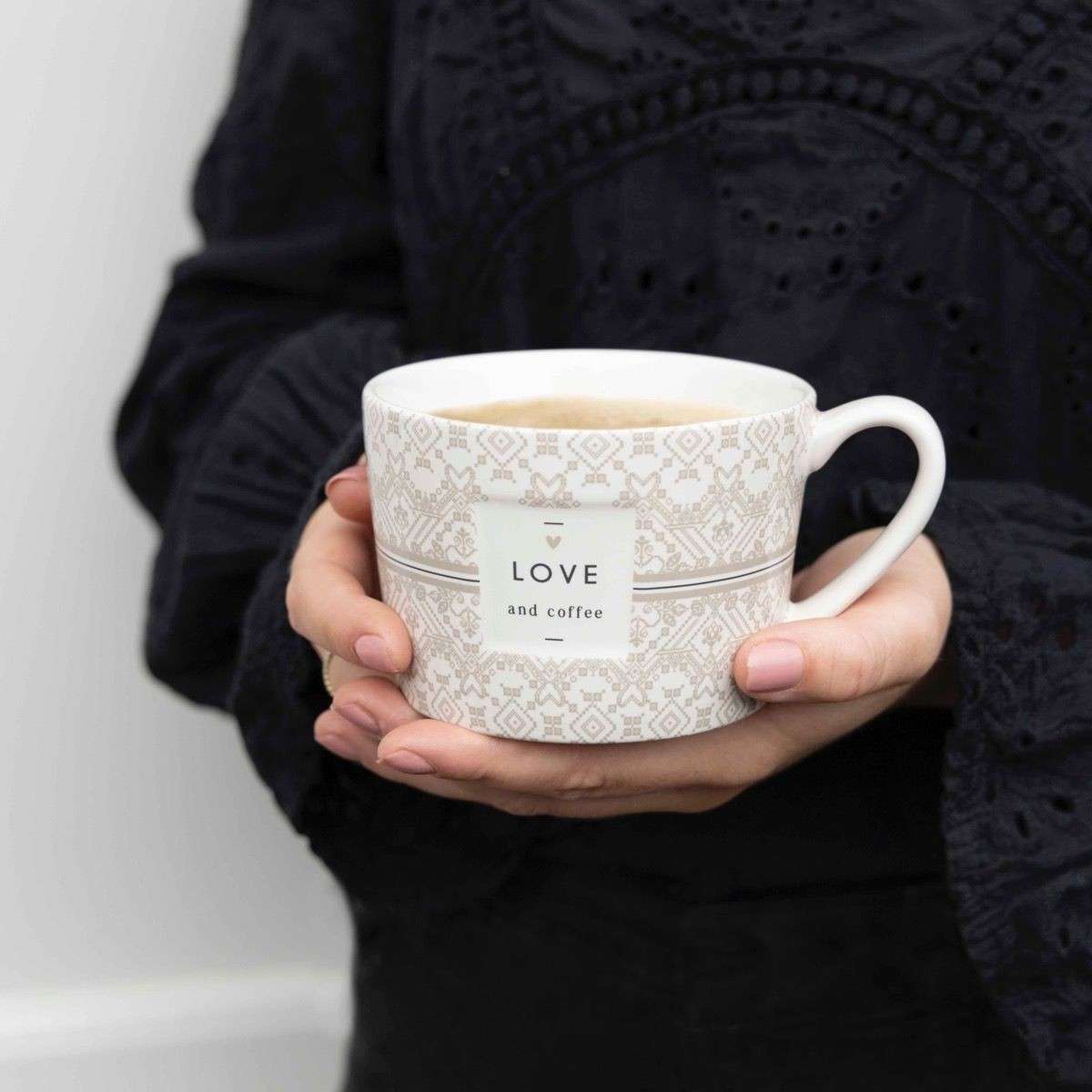 Immagine principale di Mug Love and Coffee in Gres Porcellanato | Bastion Collections