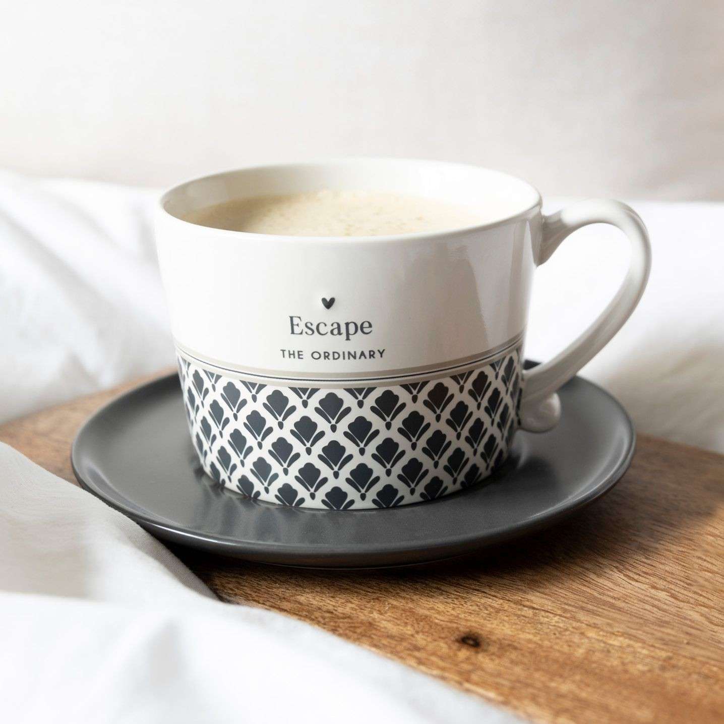 Immagine principale di Mug Escape the Ordinary in Gres Porcellanato | Bastion Collections