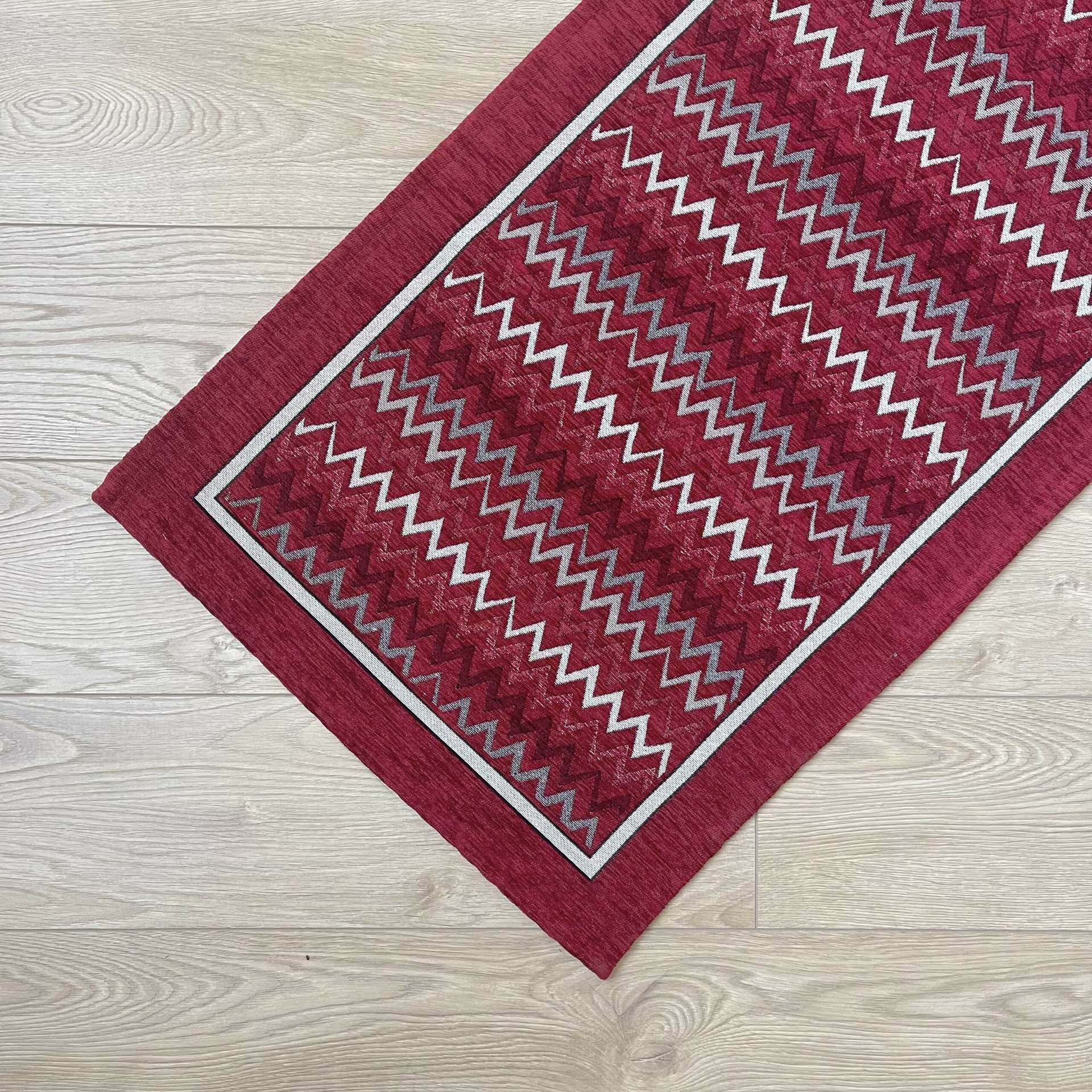 Immagine principale di Tappeto Cucina Zig Zag Rosso Antiscivolo e Lavabile in Lavatrice | Pietro Zanetti Home