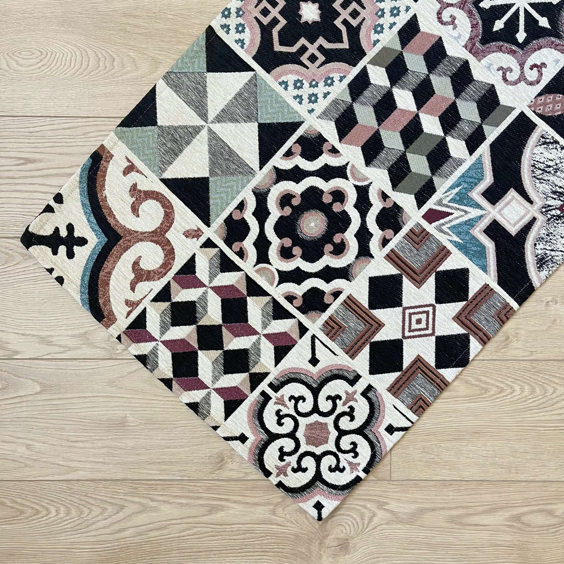 Immagine principale di Tappeto Maioliche Nero Antiscivolo e Lavabile in Lavatrice | Pietro Zanetti Home