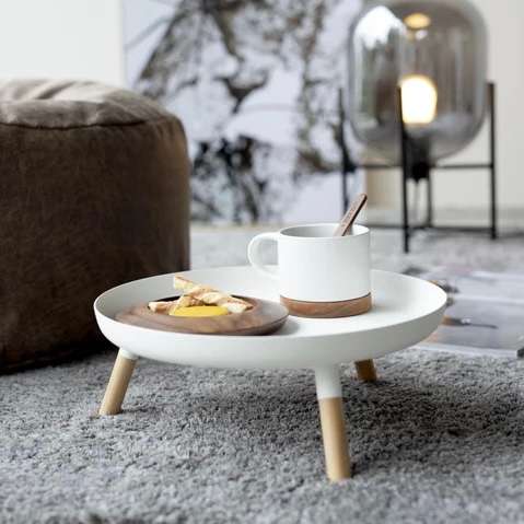Immagine principale di Vassoio in Metallo Bianco con Gambe in Legno | Yamazaki