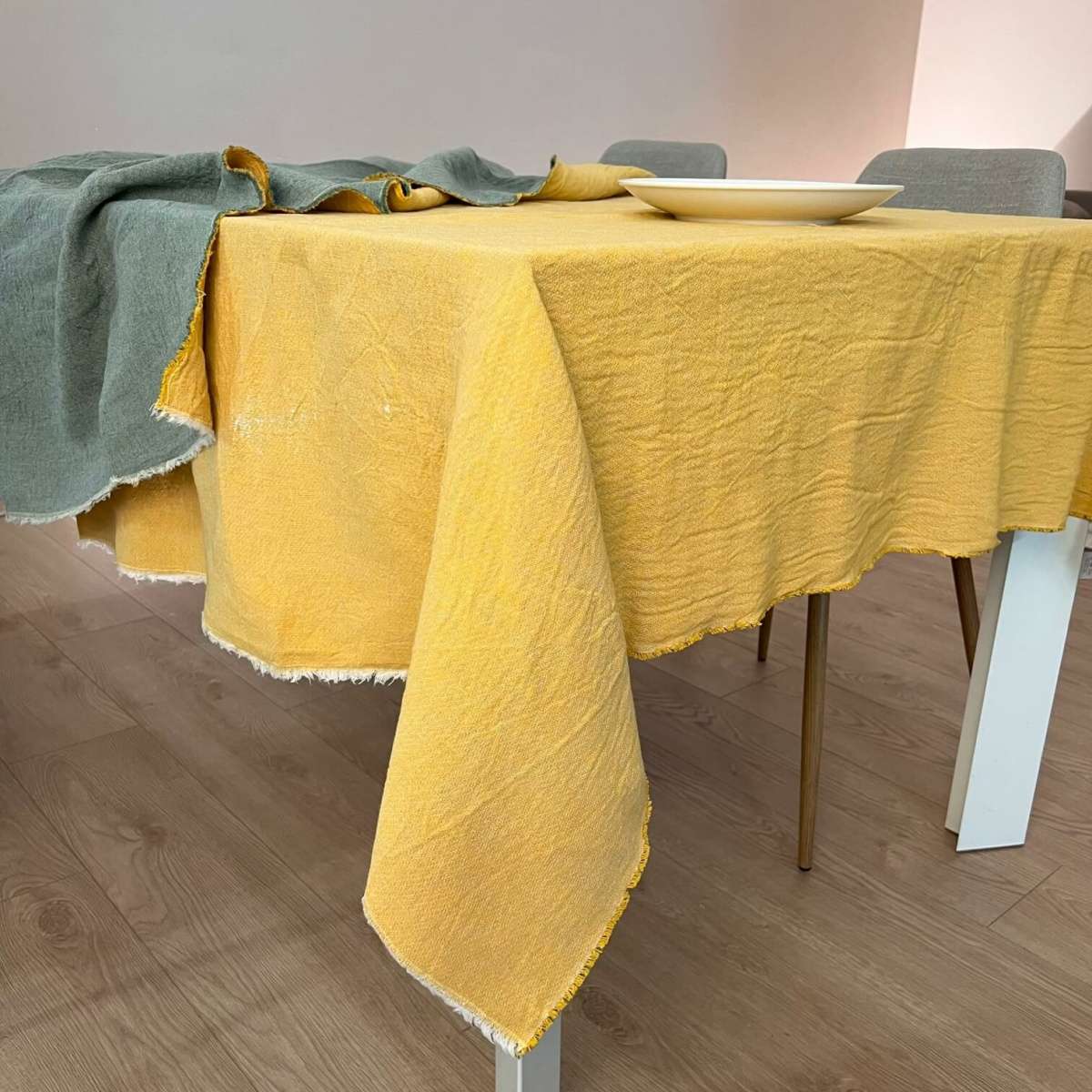 Immagine del prodotto Tovaglia Rettangolare Bicolor Arisa 150x180 cm in Cotone No Stiro (9 colori) | Govina Biancheria per la Casa