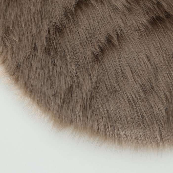 Immagine principale di Tappetino Rotondo in Eco Pelliccia Skoldi 38 cm (2 Colori) | Boltze
