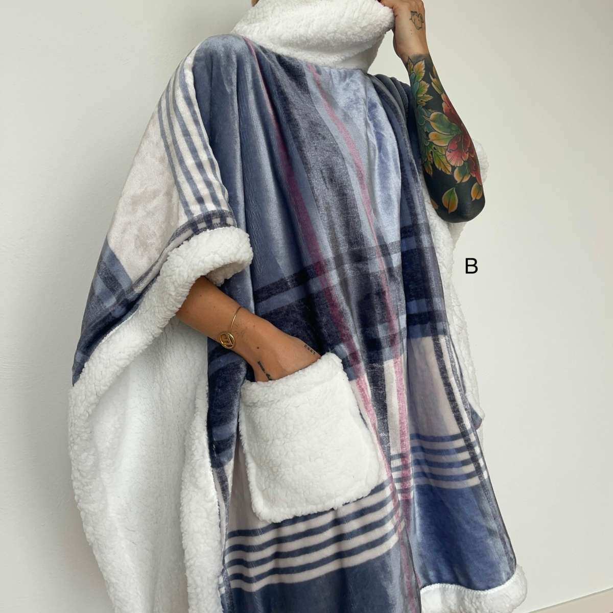 Immagine del prodotto Poncho Girard in Caldo Flannel Reversibile e Sherpa T.U. | Pietro Zanetti Home