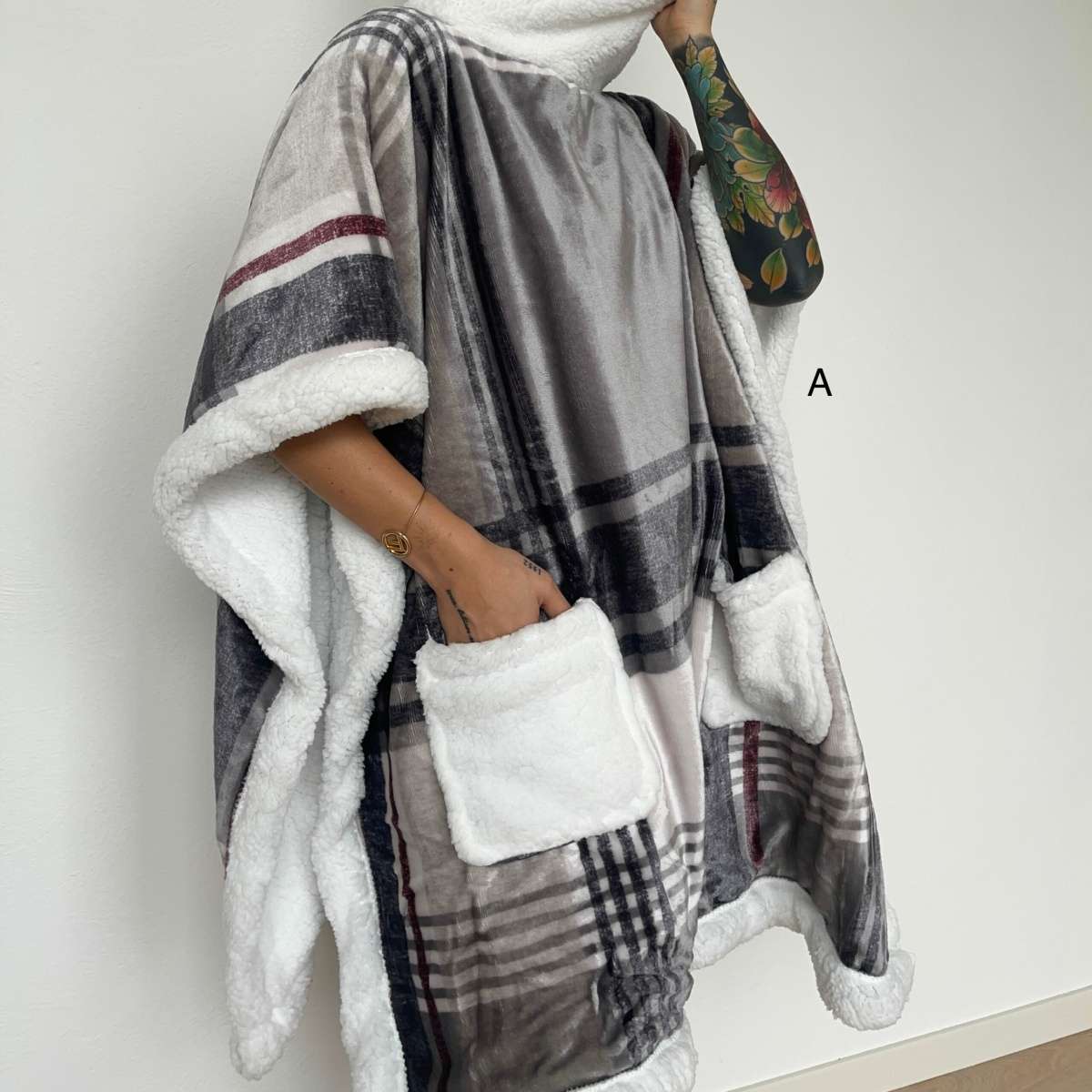 Immagine del prodotto Poncho Girard in Caldo Flannel Reversibile e Sherpa T.U. | Pietro Zanetti Home