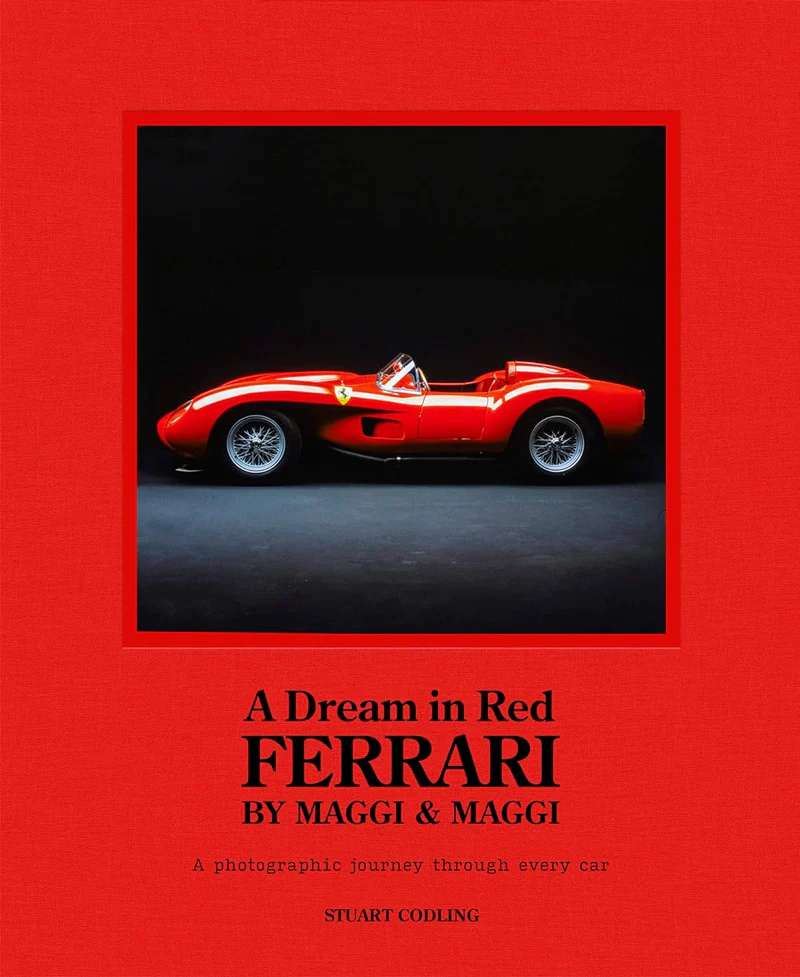 Immagine principale di A DREAM IN RED FERRARI - Libro Decorativo | New Mags