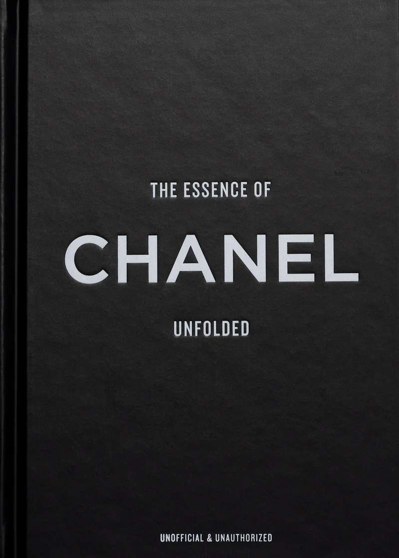 Immagine principale di THE ESSENCE OF CHANEL - Libro Decorativo | New Mags