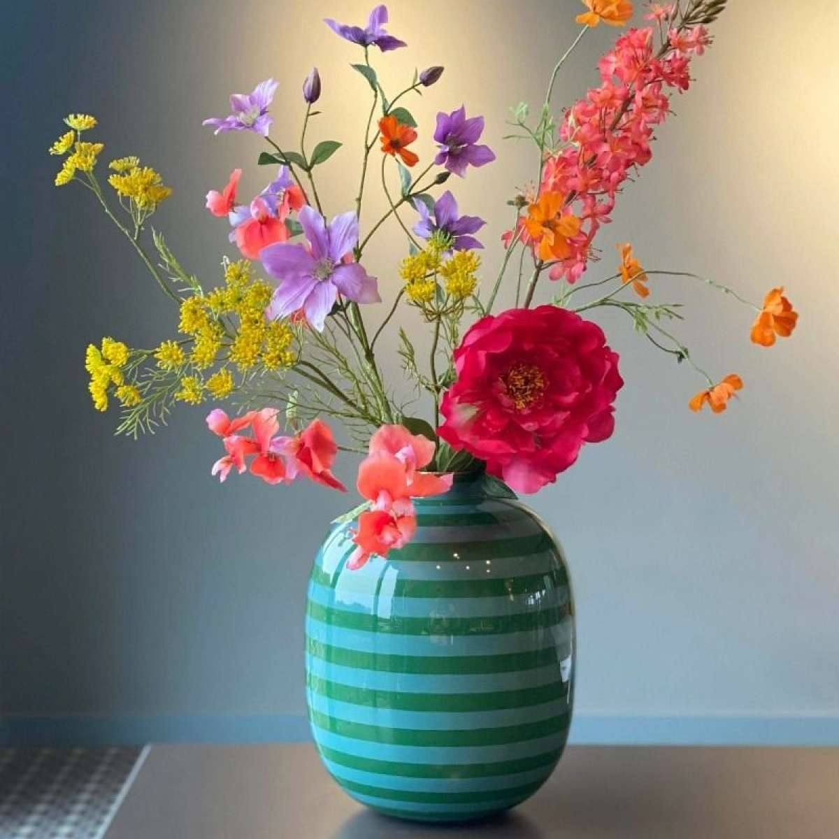 Immagine del prodotto Vaso Metal Stripes 32 cm - 2 Colori | Pip Studio Amsterdam