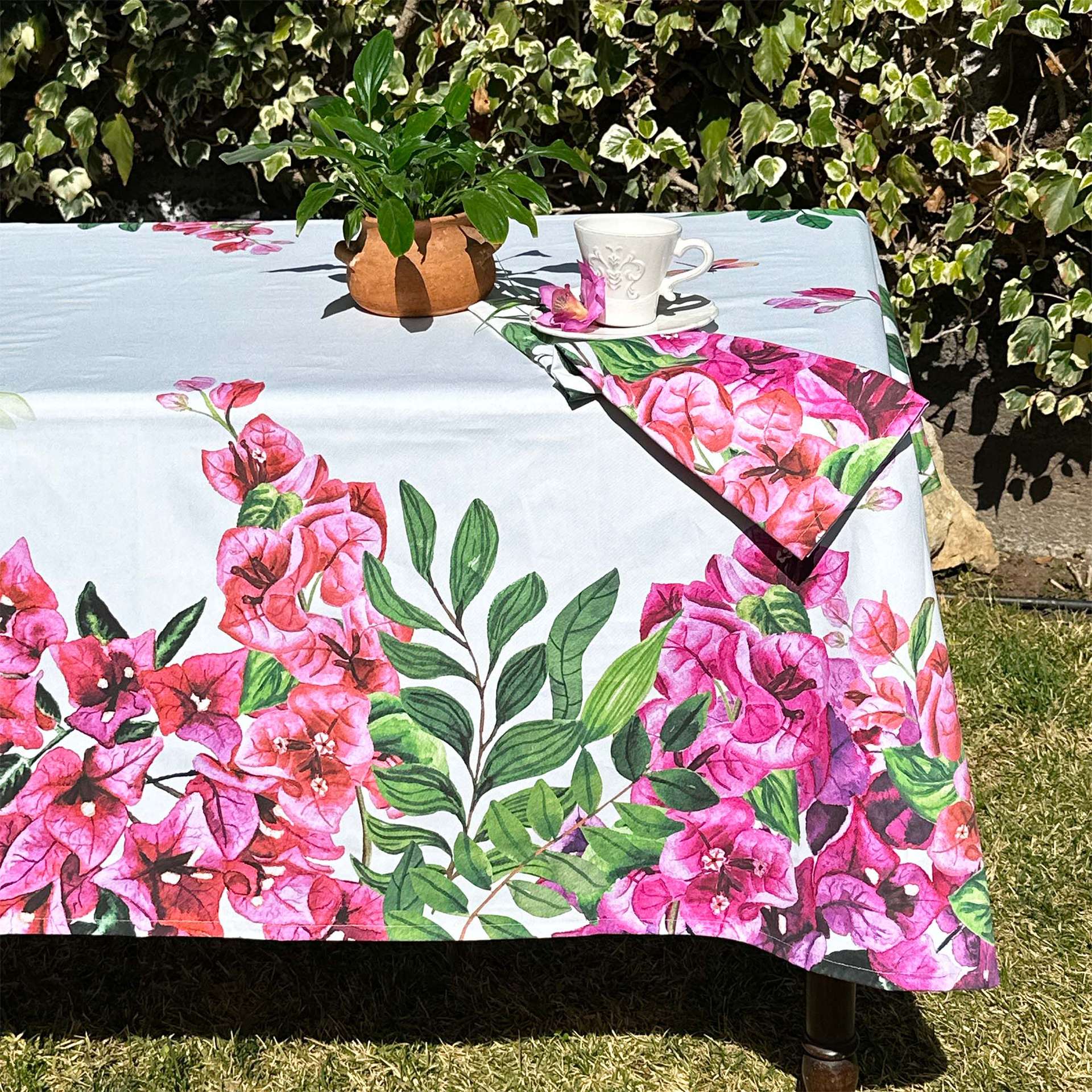 Immagine principale di Tovaglia Rettangolare Bougainvillae - 4 Misure | Olivia Home
