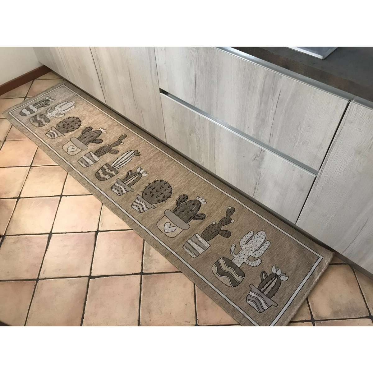 Immagine variante 57x85 cm - Tappeto Cucina Cactus Cammello Antiscivolo e Lavabile in Lavatrice | Pietro Zanetti Home