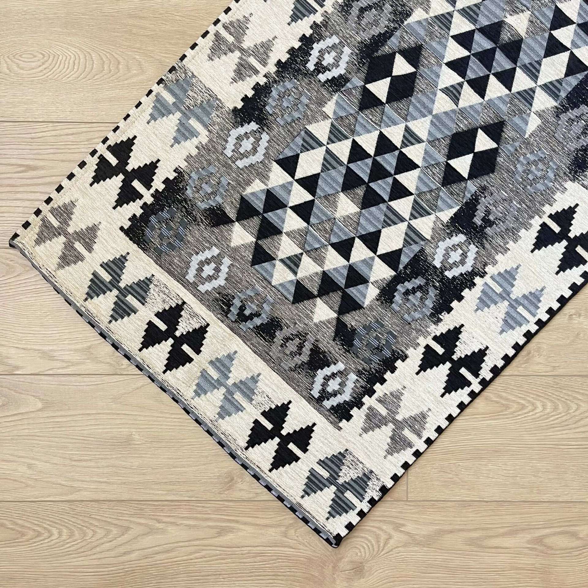 Immagine principale di Tappeto Kilim Nero Antiscivolo e Lavabile in Lavatrice | Pietro Zanetti Home