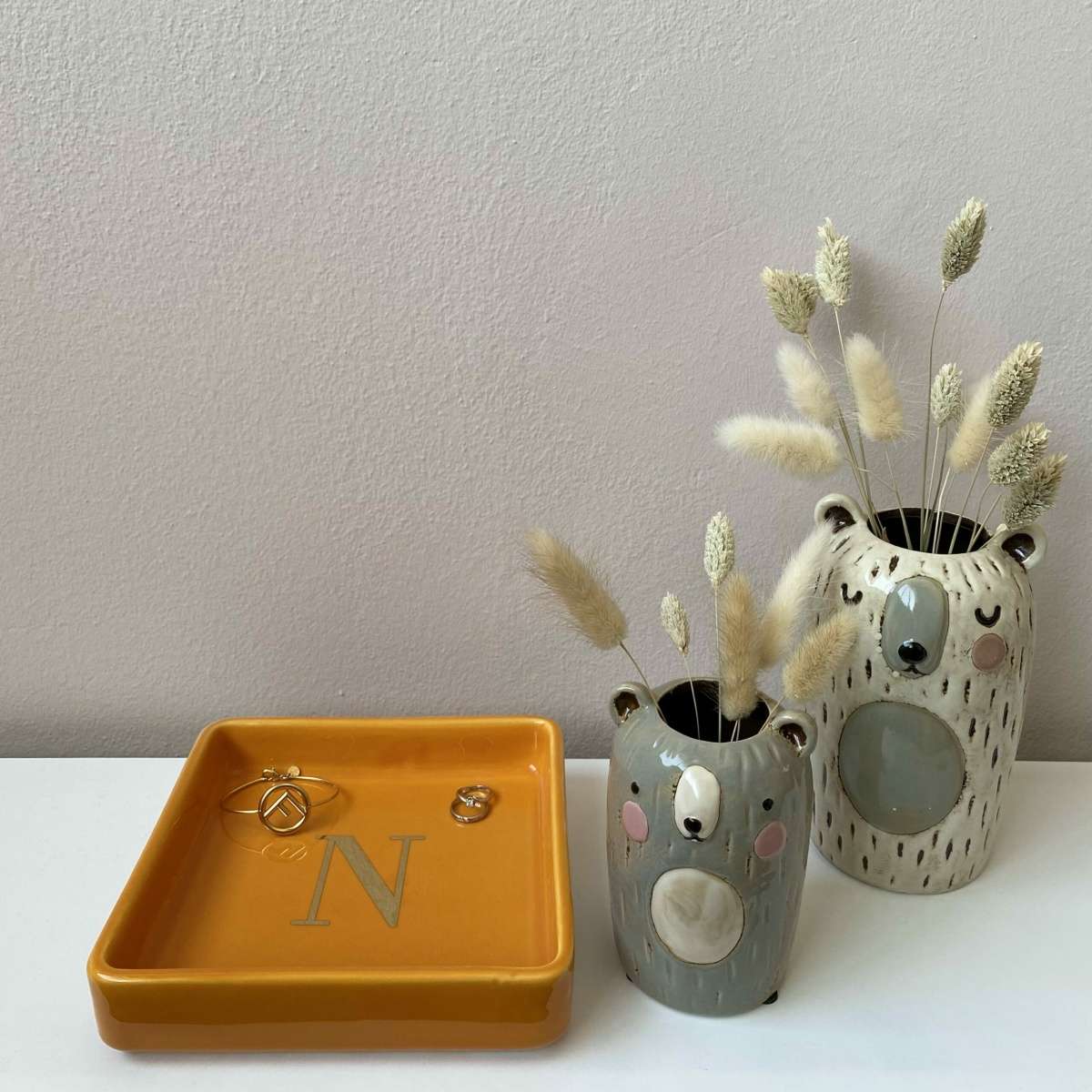Immagine variante N - Svuotatasche Iniziale Oro (A-Z) in Ceramica Arancione 17x17 cm | Fiorditerra