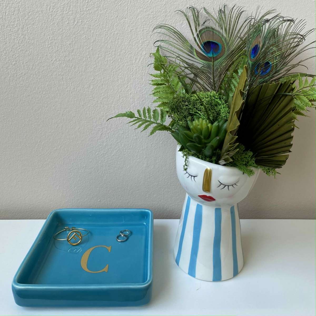 Immagine variante C - Svuotatasche Iniziale Oro (A-Z) in Ceramica Turchese 17x17 cm | Fiorditerra