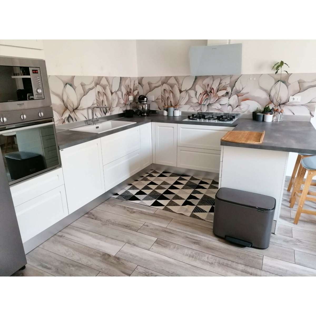 Immagine variante 115x175 cm - Tappeto Triangoli Nero Antiscivolo e Lavabile in Lavatrice | Pietro Zanetti Home