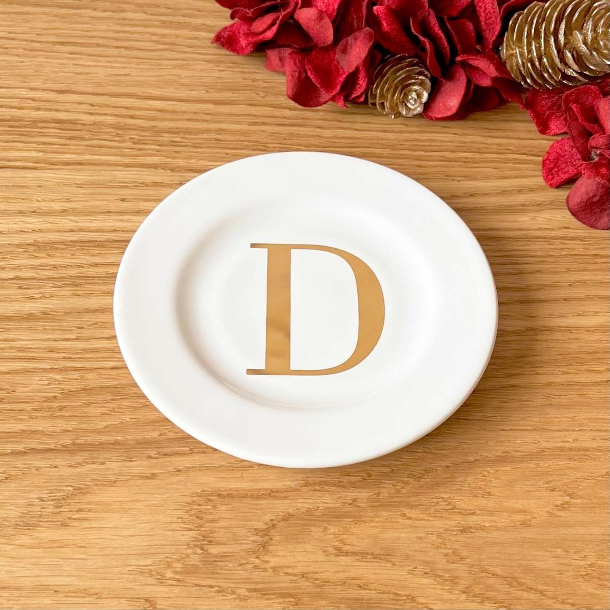 Immagine variante D - Piattino Rotondo in Ceramica Bianca con iniziale Oro 14cm (A-Z) | Fiorditerra