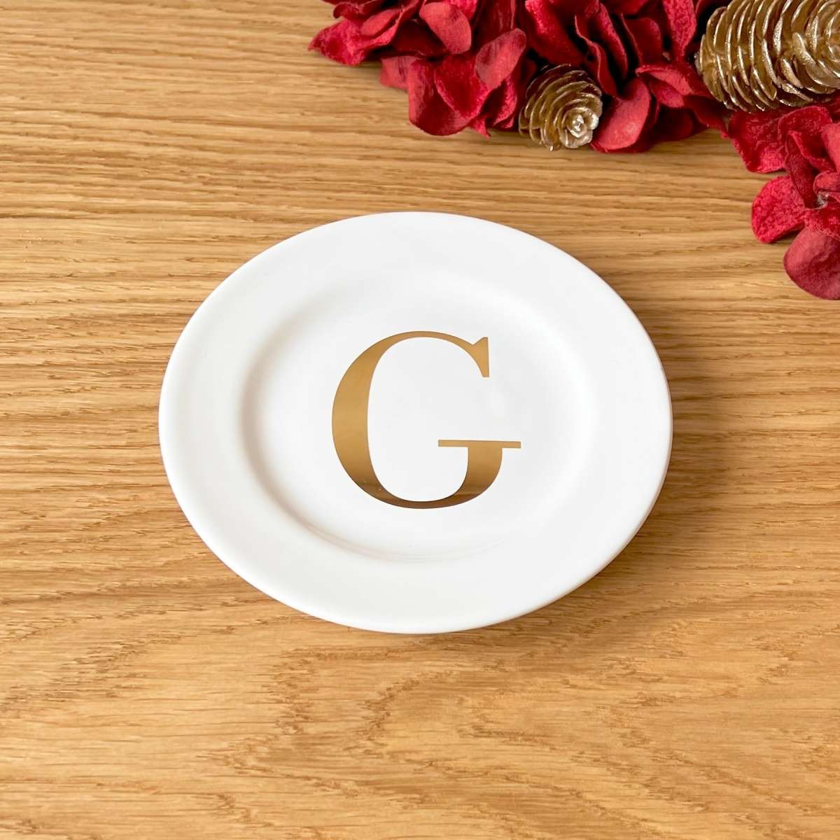 Immagine variante G - Piattino Rotondo in Ceramica Bianca con iniziale Oro 14cm (A-Z) | Fiorditerra