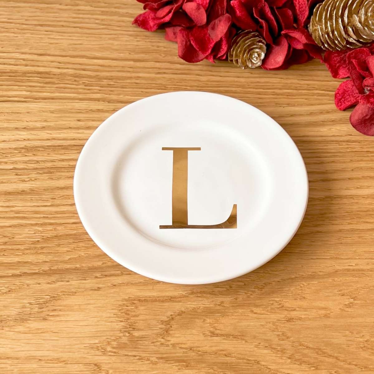 Immagine variante L - Piattino Rotondo in Ceramica Bianca con iniziale Oro 14cm (A-Z) | Fiorditerra