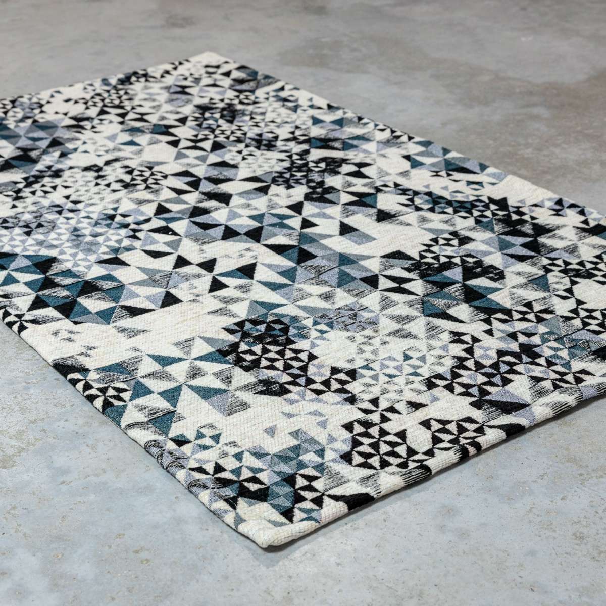 Immagine variante 115x175 cm - Tappeto Catullo Nero Antiscivolo e Lavabile in Lavatrice | Pietro Zanetti Home