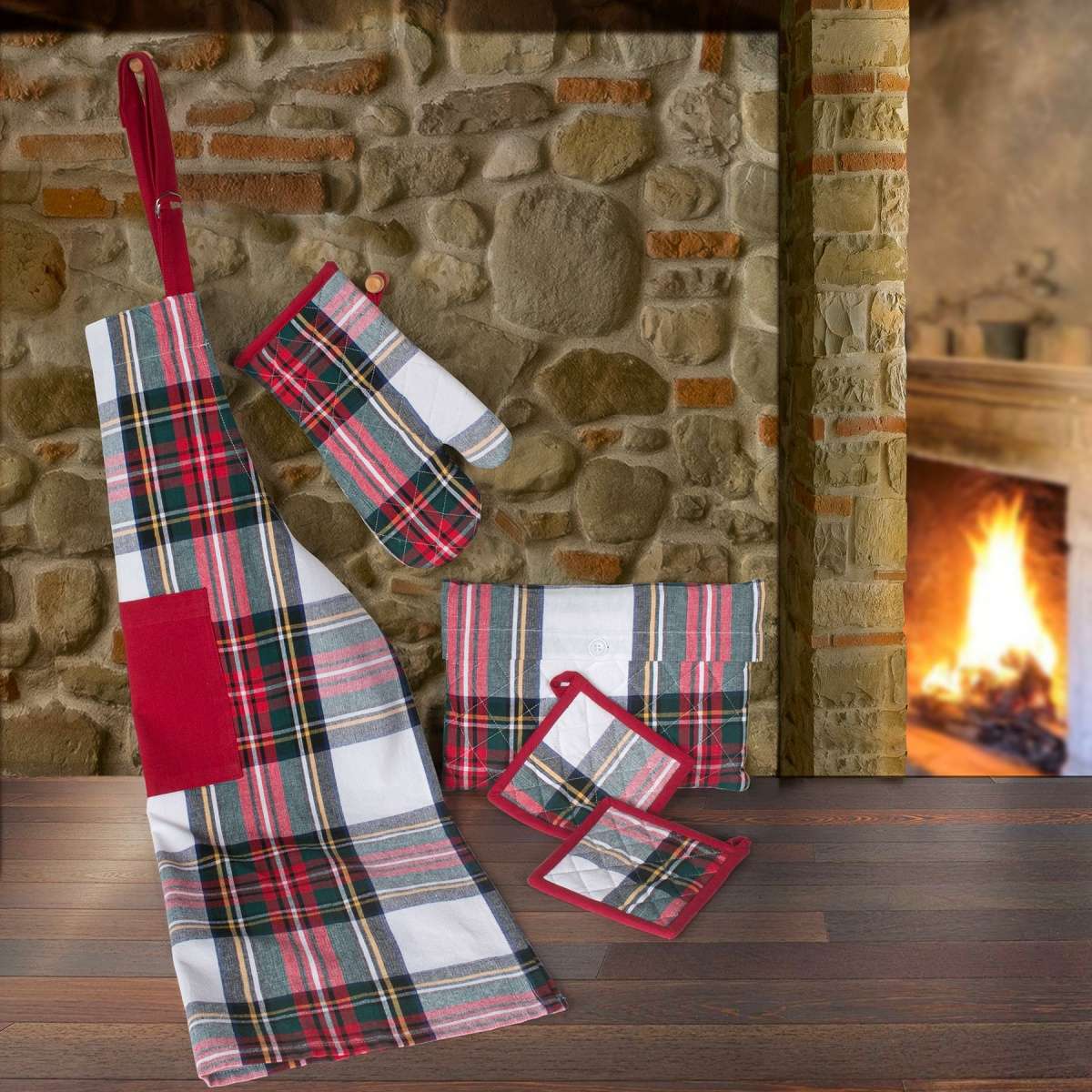 Immagine del prodotto Set 4 Pezzi Clan Scozzese: Grembiule, 2 Presine e Guanto 100% Cotone Tinto in Fi | Cavalieri Spa