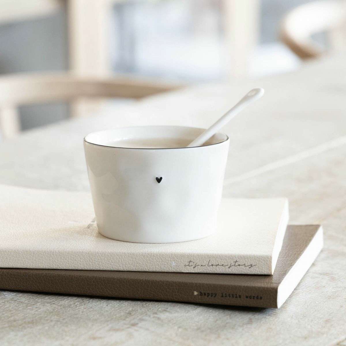 Immagine del prodotto Mug in Ceramica Bianca con Cuoricino Nero | Bastion Collections