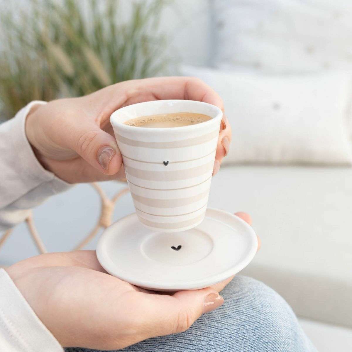 Immagine del prodotto Bicchierino Espresso in Ceramica Natural Stripes con Cuoricino | Bastion Collections