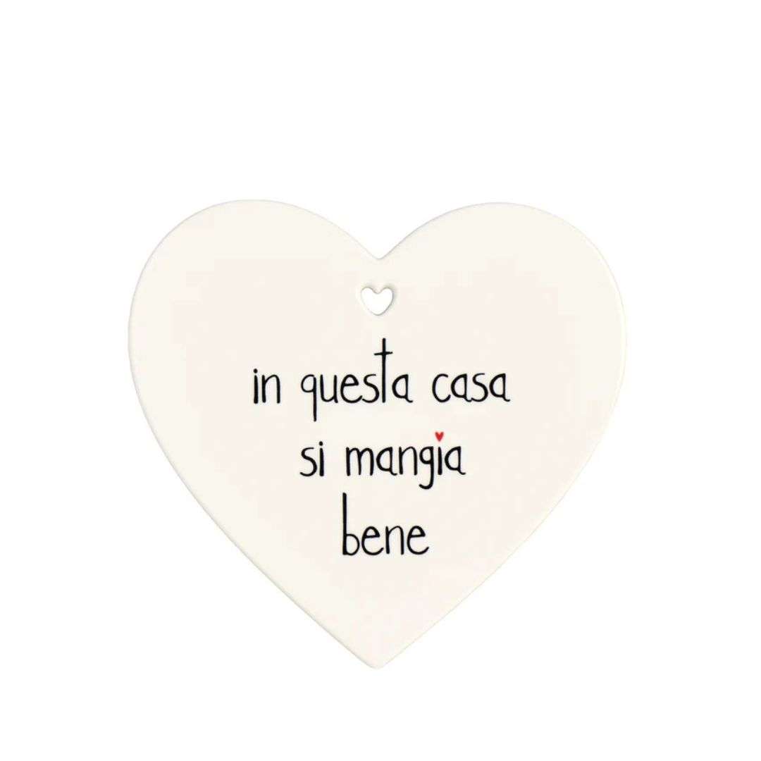 Immagine principale di Sottopentola Cuore In Questa Casa Si Mangia Bene 21x20 cm | Simple Day