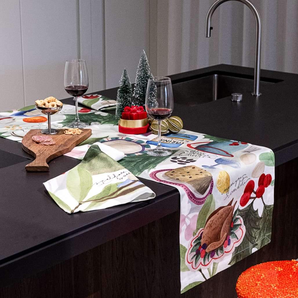 Immagine principale di Runner in Raso di cotone - Menù di Natale 50x150 cm | The NapKing