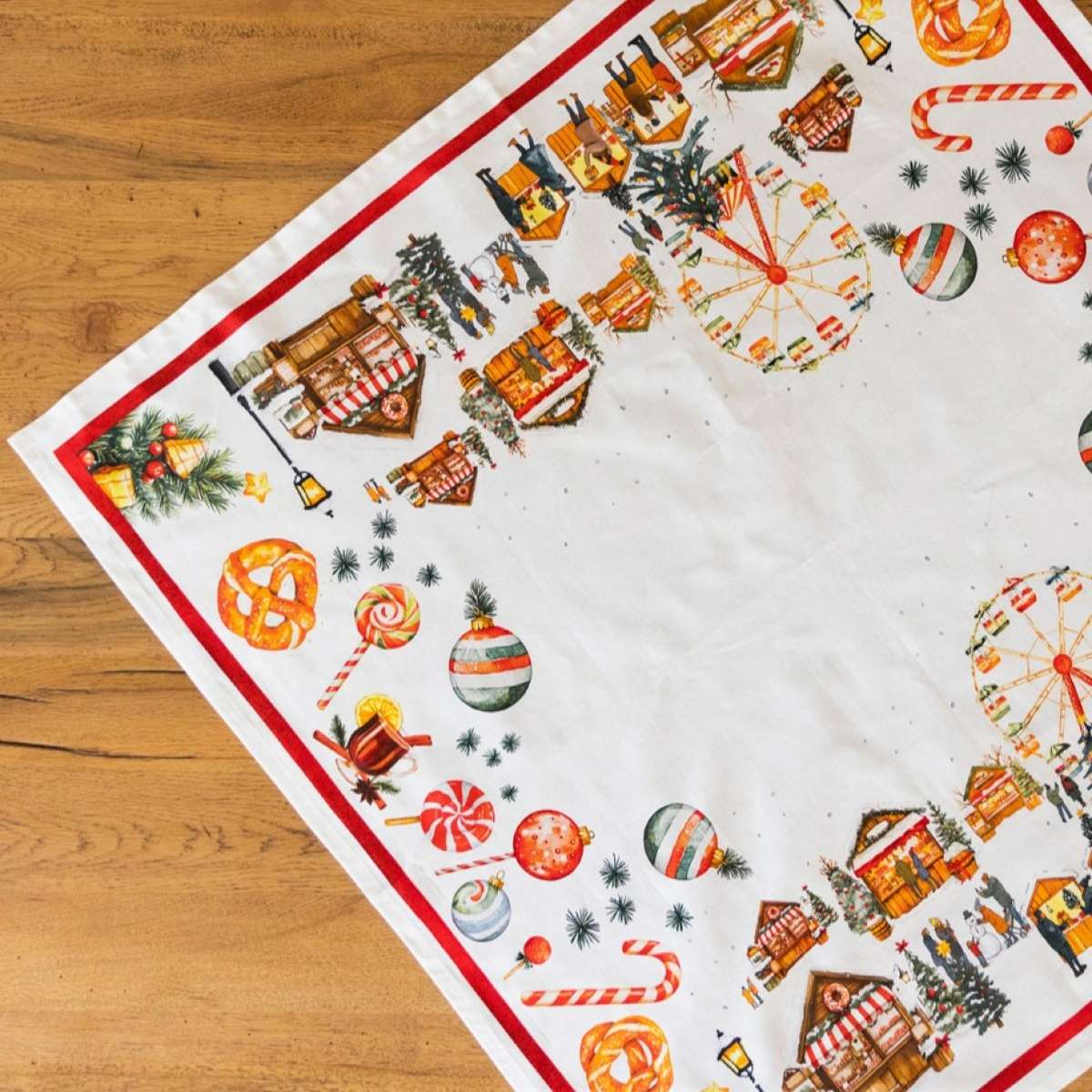 Immagine del prodotto Centrotavola Xmas Village 95x95 cm in Cotone | Olivia Home