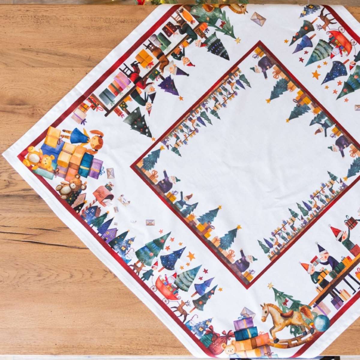 Immagine del prodotto Centrotavola Xmas Factory 95x95 cm in Cotone | Olivia Home