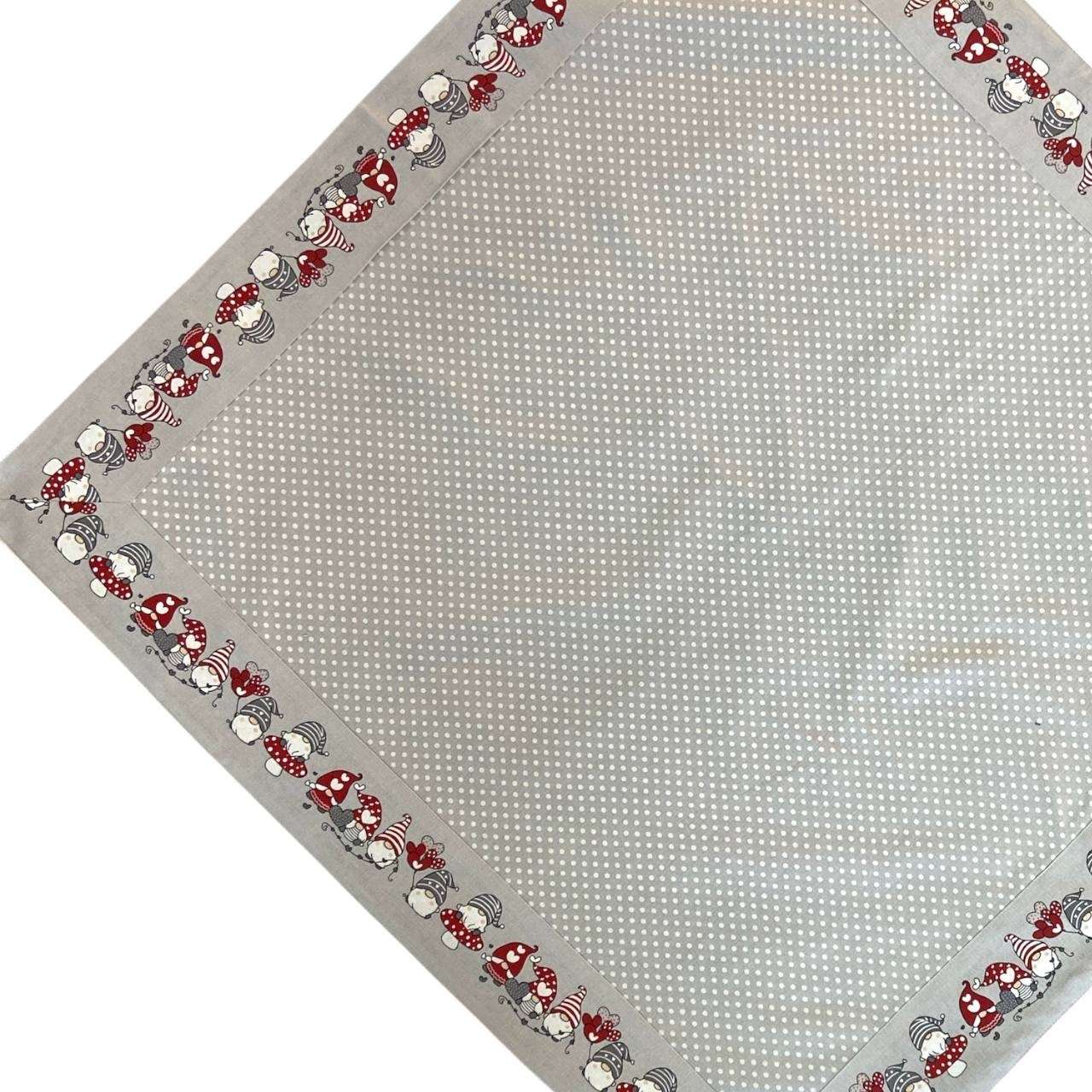 Immagine principale di Centrotavola 90x90 cm in Cotone Gnometti - 2 Colori | Pietro Zanetti Home