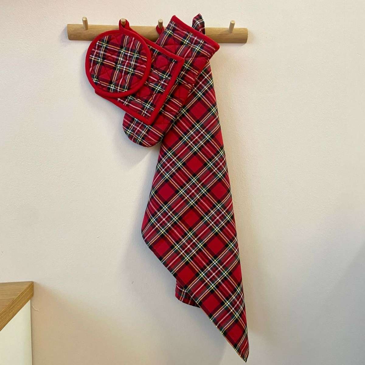 Immagine del prodotto Set 4 Pezzi Redart: Strofinaccio, Presine e Guanto Forno | Pietro Zanetti Home