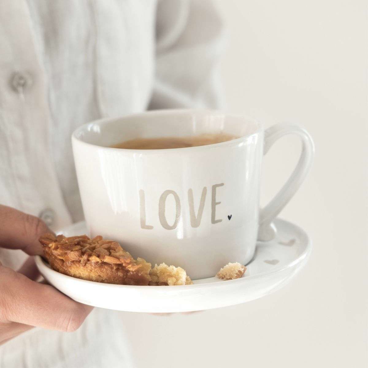 Immagine del prodotto Mug in Ceramica Bianca Love Beige | Bastion Collections