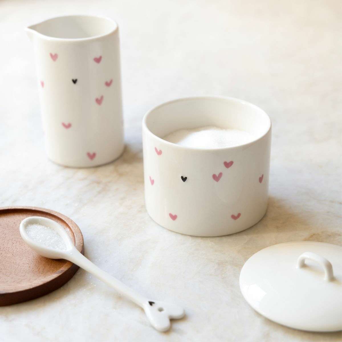Immagine del prodotto Zuccheriera con Cucchiaino Rosa Little Hearts | Bastion Collections