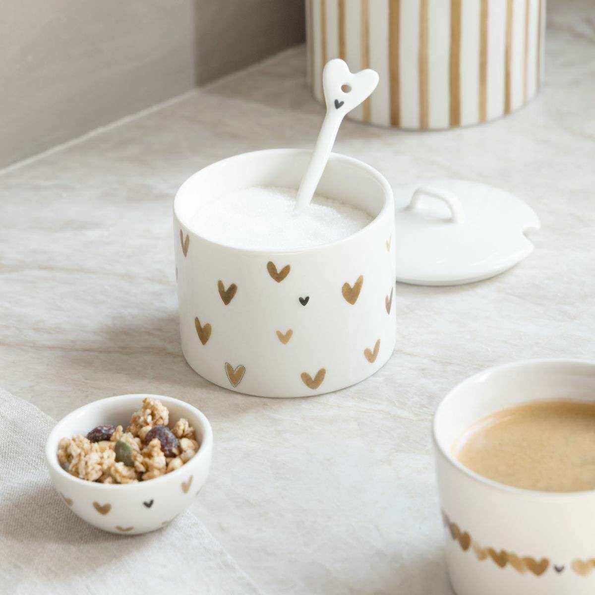 Immagine del prodotto Zuccheriera con Cucchiaino Cuoricini Beige | Bastion Collections