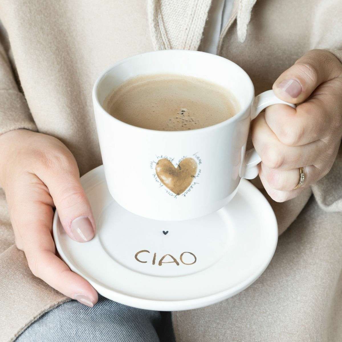 Immagine del prodotto Mug in Ceramica Bianca con Cuoricino Brown e Scritta | Bastion Collections