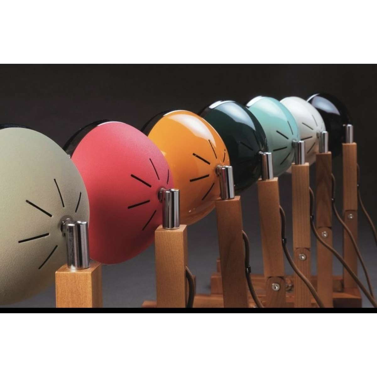 Immagine del prodotto Mini Lampada in Legno Mr. Wattson con cavo USB Piffany Copenhagen | Piffany Copenaghen