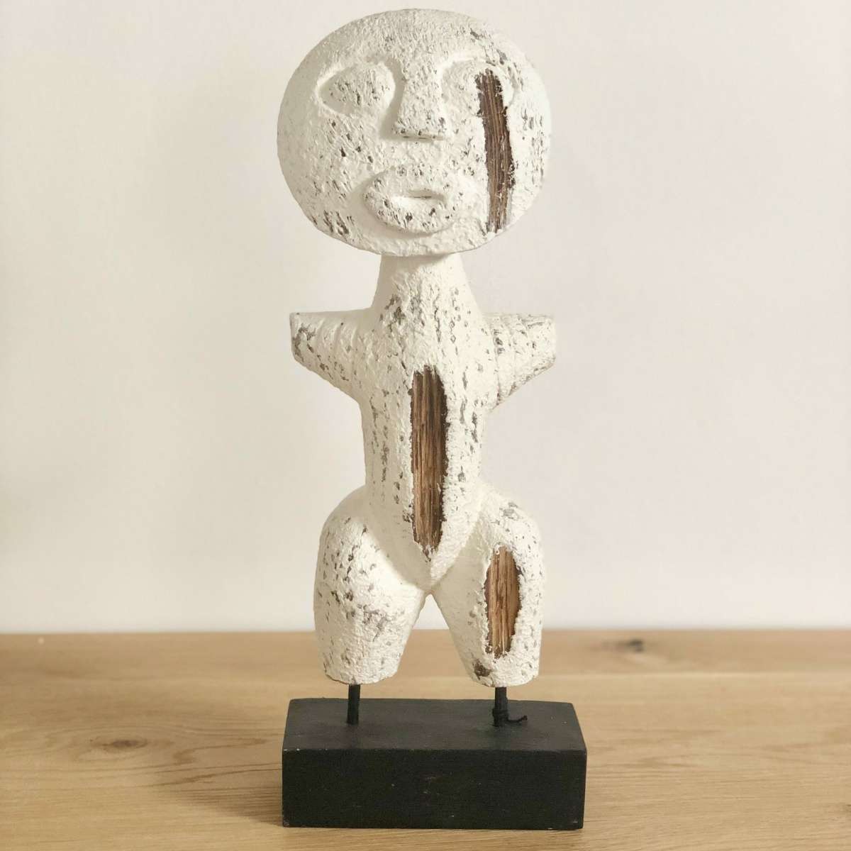 Immagine del prodotto Figura Primitiva Alabasia in Legno Bianco | Jolipa