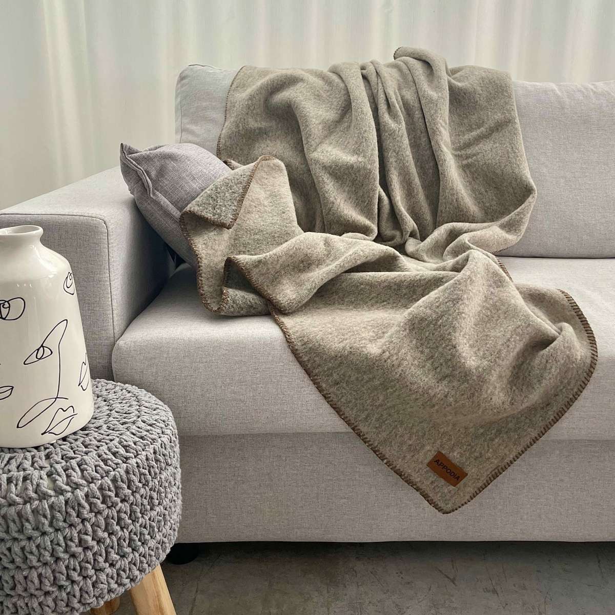 Immagine del prodotto Coperta in Lana Pecorella Tinta Unita 100% Lana Italiana 140x180 cm 9 Colori Disponibili | Lana Italia