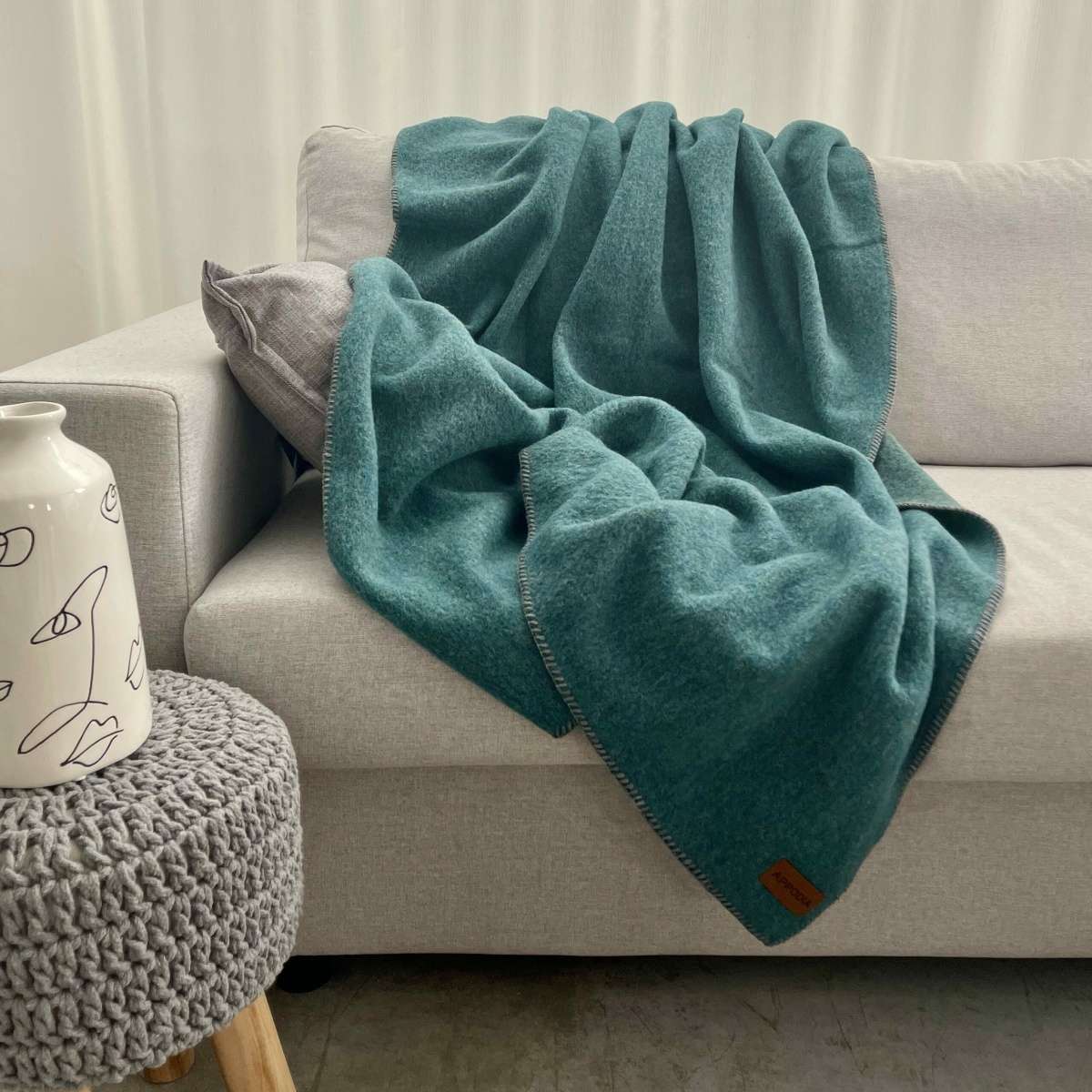Immagine del prodotto Coperta in Lana Pecorella Tinta Unita 100% Lana Italiana 140x180 cm 9 Colori Disponibili | Lana Italia